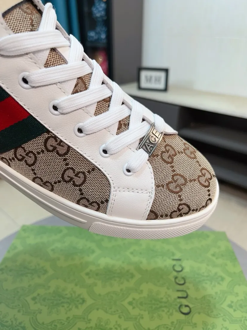 Men's shoes 💰440🌹🌹GUCCI [Gucci] New high-top men's shoes, a high-end brand, the latest fashionable casual men's shoes, trendy and versatile, relaxed and sporty style, uppers imported from Italy, first-layer cowhide, genuine leather lining, and ultra-fine workmanship. Original personalized fashionable rubber wear-resistant outsole, light and comfortable on the foot, size 38-44